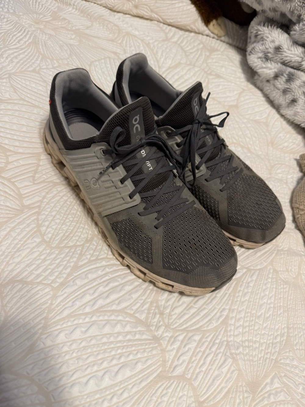 Men’s  Athletic Shoes in Dark and light grey on clouds (need to be cleaned)